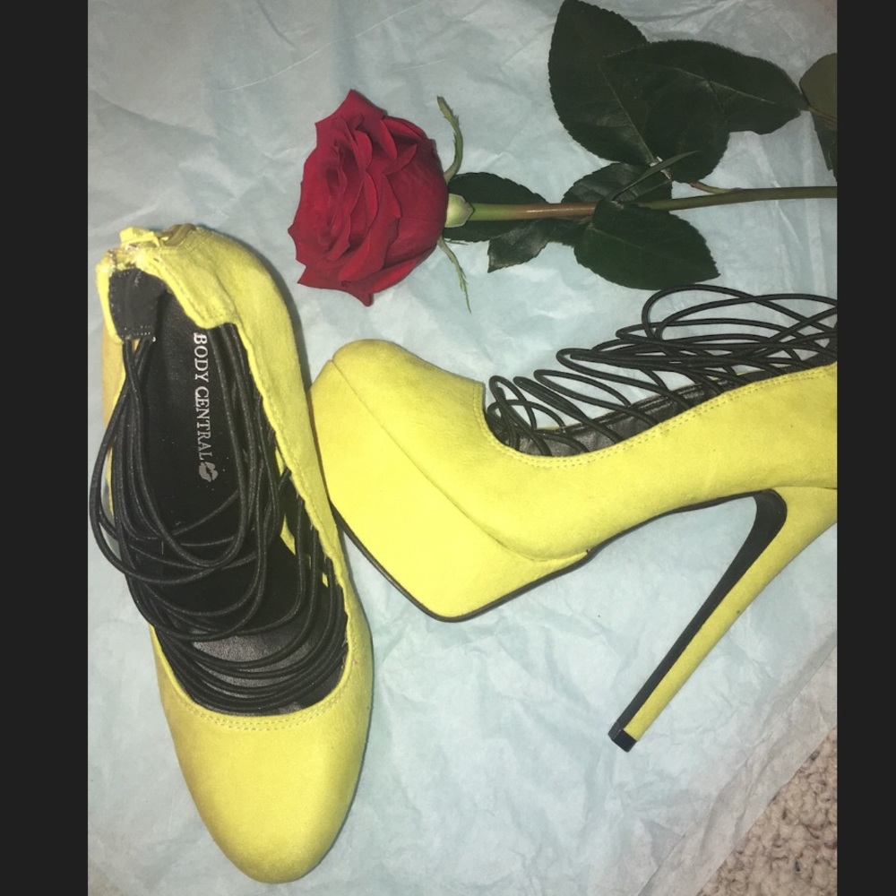 Lime green heels !